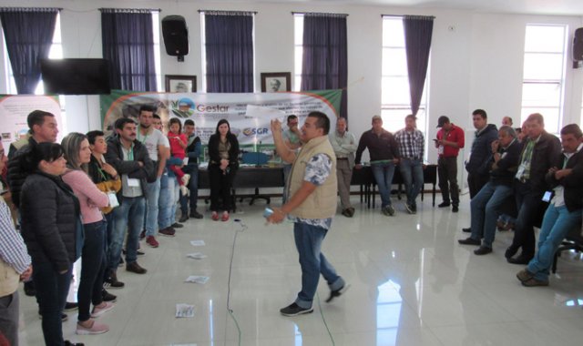 Los representantes de gestar socializaron el proyecto de mejoramiento de razas bovinas con 35 beneficiarios. Roberto Ospino