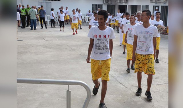 Los 80 primeros habitantes de la calle que alberga el centro de paso que la alcaldía de Cúcuta construyó para brindar atención integral a esta población, expresaron su complacencia por este nuevo hogar que tienen para dormir seguros bajo techo.
Cesar Obando