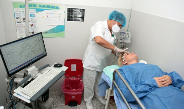 El electroencefalograma computarizado es uno de los exámenes del cerebro que se hace en el Hospital Mental para diagnosticar desórdenes de conducta.
 Mario Caicedo
