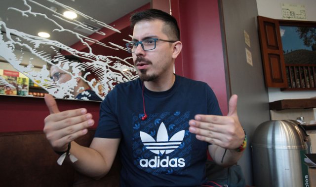 Carlos Muñoz, docente de la universidad Simón Bolívar, en Cúcuta, creó la electiva de Filosofía ‘Héroes y Superhéroes’. Mario Caicedo