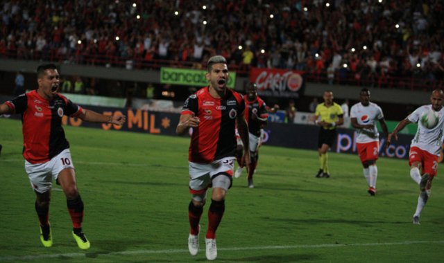 Jhonatan Agudelo se convirtió en uno de los referentes del equipo motilón y fue el mayor anotador del Cúcuta en el 2019. Su fichaje por Gimnasia y Esgrima La Plata será su primera oportunidad de jugar en el extranjero.
Archivo