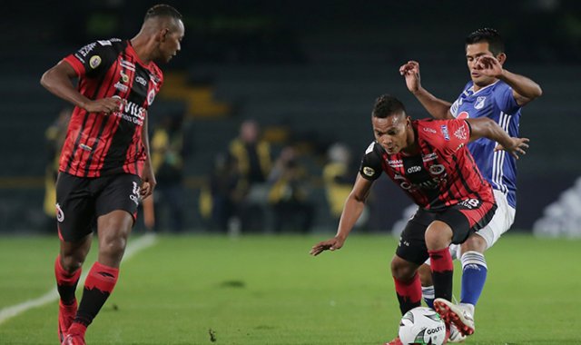 De acuerdo a las primeras declaraciones de Cadena en las redes sociales, instauró una demanda ante los entes reguladores y espera que en los próximos días se conozca el fallo. Colprensa