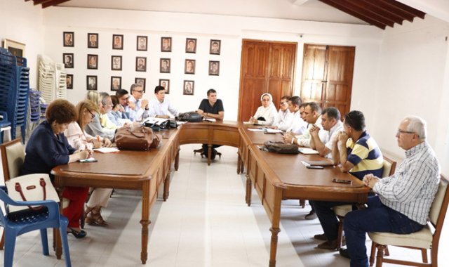 Los rectores de Ocaña se reunieron con el alcalde Samir Casadiego y el secretario de Educación Cultura y Turismo, Raúl Rolando Castro, para analizar temas puntuales que permitan una distribución adecuada de los  recursos. Cortesía