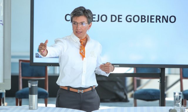 La alcaldesa de Bogotá, Claudia López, señaló que no ha recibido el panfleto. Colprensa