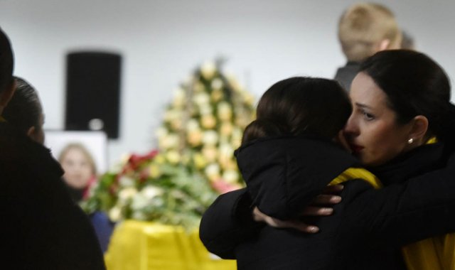 En irán, Ucrania y Canadá se han cumplido múltiples oficios y actividades religiosas en homenaje a las víctimas del avión derribado por error por las fuerzas iraníes. AFP