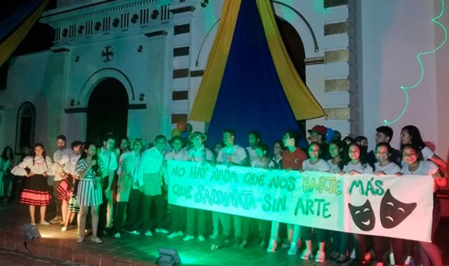 En el parque principal del municipio se cumplieron presentaciones culturales. Cortesía