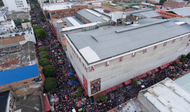 Centros comerciales como Alejandría y El Oití recibieron a cientos de compradores venezolanos en la época de fin de año. En la temporada, las operaciones de las casas de cambio de Cúcuta se enfocaron en dólares y euros. Archivo