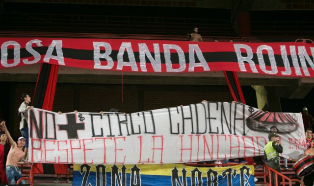 La alegría de los hinchas se apaga lentamente. 
 Juan Pablo Cohen