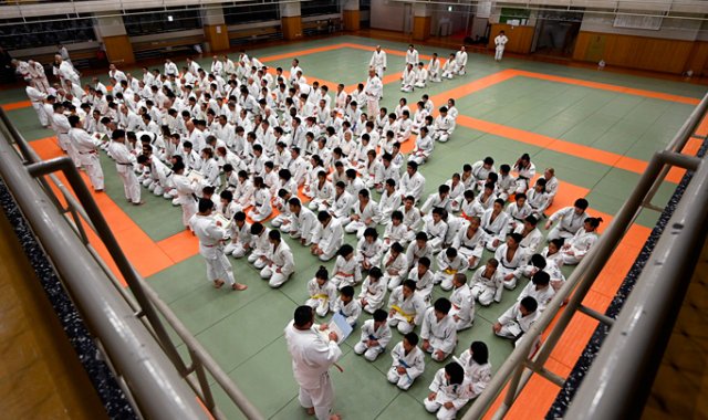 El Kodocan es considerado una ‘meca’ del judo, ya que es un espacio donde cientos de judocas de todo el mundo pueden ir a entrenar.  Su nombre significa “lugar de enseñanza del camino”. AFP