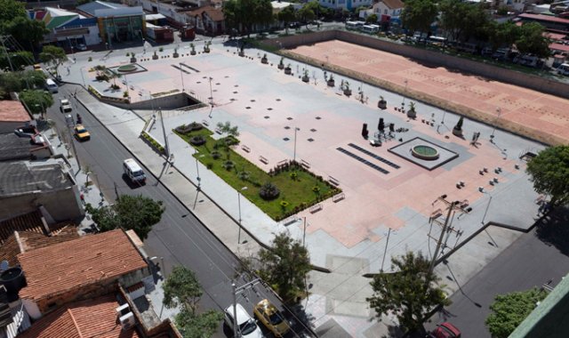 El parque Cúcuta 300 años es uno de los 26 espacios públicos concesionado por el anterior secretario de Planeación Jorge Omar Gandolfo.  Archivo La Opinión