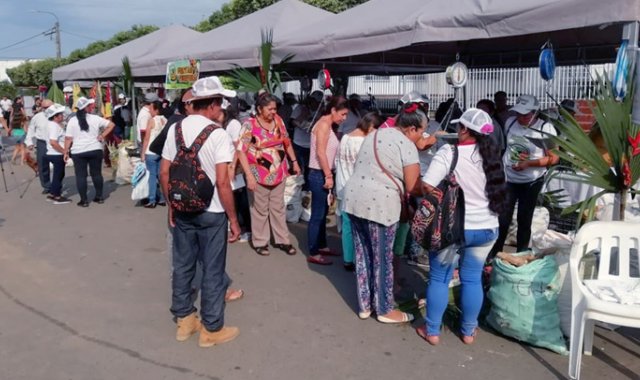 Alrededor de 100 productores de Campo Dos, Caño Indio, La Angalia y Vetas (Tibú) hicieron parte del mercado campesino. La meta de Paso Colombia es que los participantes repliquen periódicamente esta actividad en sus corregimientos y veredas con el fin de institucionalizar el mercado.
 Cortesía