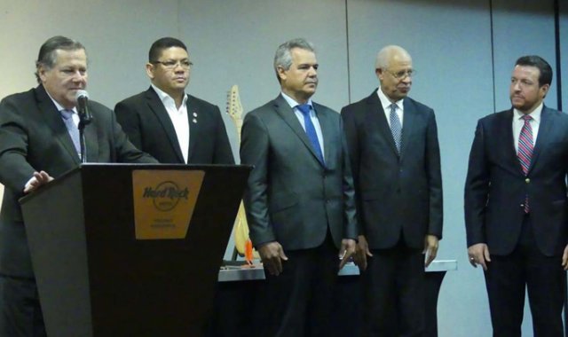 Ivaldo Torres, rector de la Unipamplona, con homólogos de la Asociación de Rectores del Caribe y las Américas (Arca). Cortesía