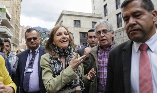 El vericueto obedeció a que Robledo no renunció a la curul que ocupaba por la Alianza Verde 12 meses antes del primer día de su inscripción como candidata a la Vicepresidencia.  Colprensa