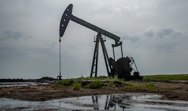 El mercado del petróleo se ha venido derrumbando debido a la pandemia. AFP