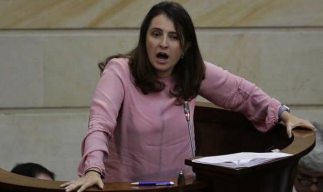 La senadora reconoce que todavía es un reto para el Gobierno llegar a las comunidades más vulnerables y alejadas, donde un brote del virus sería difícil de controlar.
Colprensa