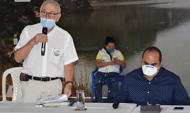 Durante la entrega del proyecto estuvieron con el alcalde de Cúcuta, Jairo Yáñez, los gerentes de la EIS, José Antonio Lizarazo de Aguas Kpital, Hugo Vergel, la Gobernación y Corponor. Cortesía