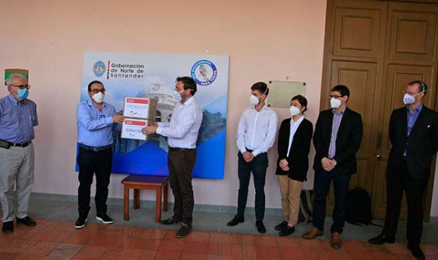 Silvano Serrano, junto al alcalde de Cúcuta, Jairo Yáñez, dijo que seguirán fortaleciendo los lazos de amistad y cooperación con el gobierno alemán. Mario Caicedo La Opinión