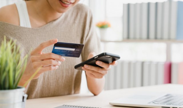 Contrario a la creencia de muchos empresarios, adoptar el pago electrónico no requiere de grandes inversiones en plataformas transaccionales. Freepik.es