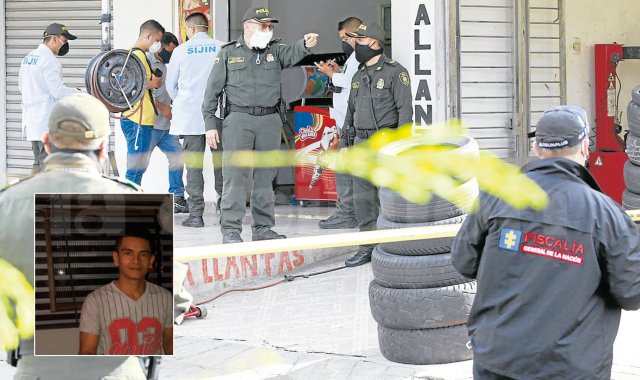 En este taller de mecánica fue asesinado el joven de 27 años y padre de dos hijos, de 7 y 5 años. Cerca al lugar hay una cámara de seguridad que será clave en la investigación. Juan Pablo Cohen