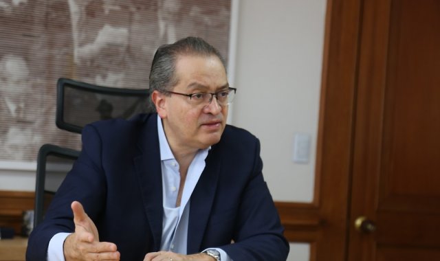 En la petición del Procurador se identifica a estos grupos con la utilización de medios y métodos de guerra ilícitos. Colprensa.