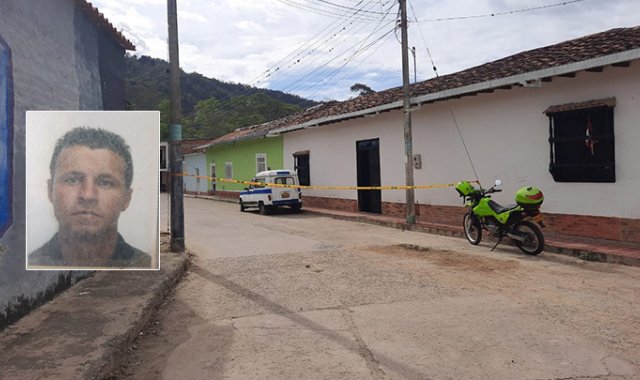 El caso ocurrió en esta casa del barrio El Carmen donde la pareja arrendó un habitación. Tras el ataque, el hombre se dirigió al solar y acabó con su vida. Cortesía