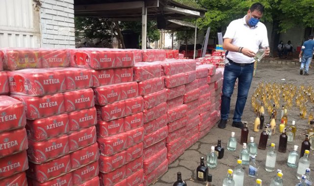 El secretario de Hacienda del departamento, Oscar Gerardino, estuvo al frente de las operaciones de control y vigilancia durante los operativos de fiscalización que se adelantó para la incautación del cargamento de contrabando de licores. Mario Caicedo