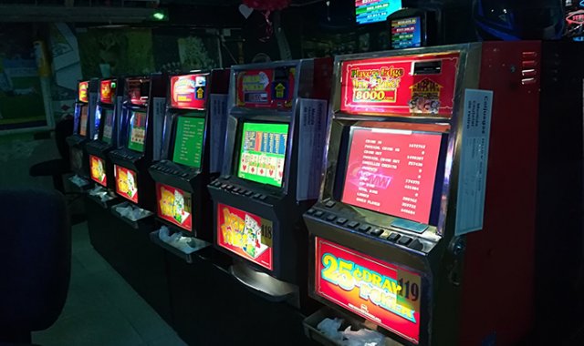 Máquinas tragamonedas en un casino.  Colprensa