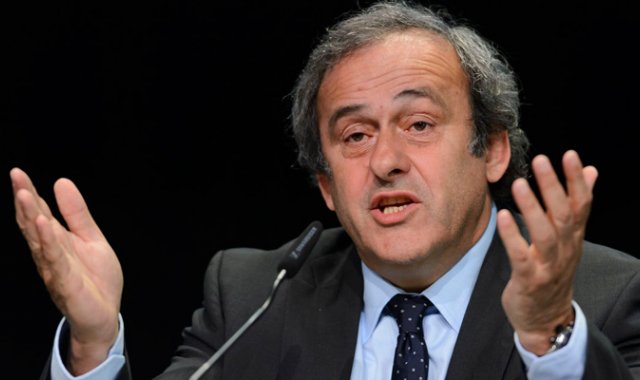 A Michel Platini fue extendida la investigación contra Joseph Blatter por un pago sin rastro escrito a Platini. Ahora hay sospechas de complicidad. Archivo