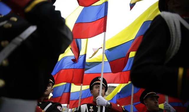 Desfile de bandas de guerra por la carrera séptima hasta la Plaza de Bolívar. Colprensa