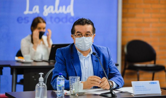 Traer médicos de otros países es una situación que se contempla en circunstancias extremas, pues su inclusión no está exenta de riesgos, aclaró el ministro el ministro Fernando Ruiz Gómez. Colprensa
