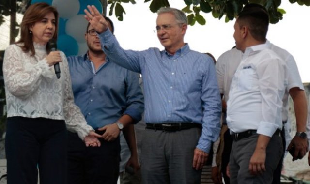 El senador Álvaro Uribe en una de sus visitas a la ciudad fronteriza. Archivo / La Opinión