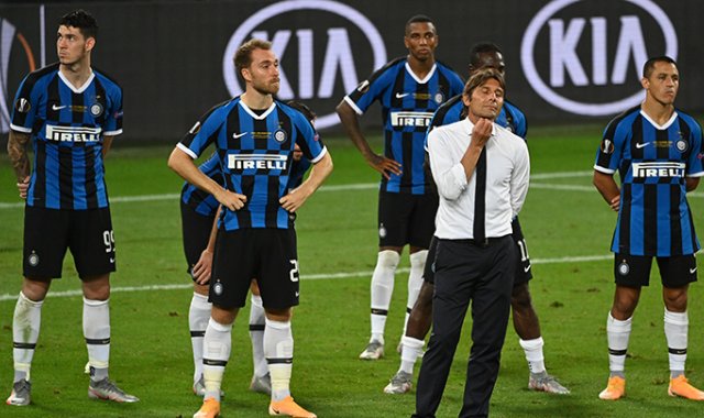 Antonio Conte  dijo que “si se pueden mejorar las cosas, lo haremos, si no ya veremos. No quiero otro año así”, haciendo referencia el descuido de los dirigentes con los jugadores, abriendo la posibilidad de marcharse del club de Milán.  AFP