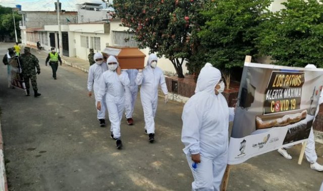 En Los Patios y Villa del Rosario, la estrategia no es cerrar los barrios, sino realizar jornadas de sensibilización, con el objetivo de concientizar a la ciudadanía sobre la importancia de cumplir con los protocolos de bioseguridad. Cortesía