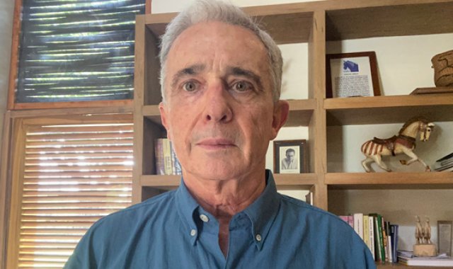 El expresidente Álvaro Uribe Vélez cobijado por medida de asesguramiento se encuentra en su finca del Ubérrimo. Colprensa