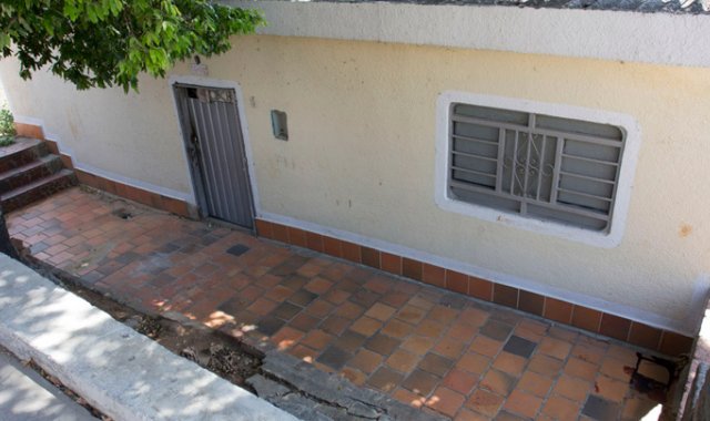 Frente a esta casa desocupada ocurrió el hecho la tarde del domingo. Alfredo Estévez