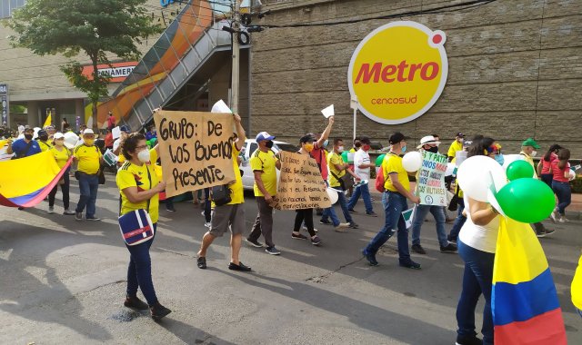 Los manifestantes recorrieron varias calles de la zona céntrica de la ciudad. Tomada de Twitter @javieruscategui