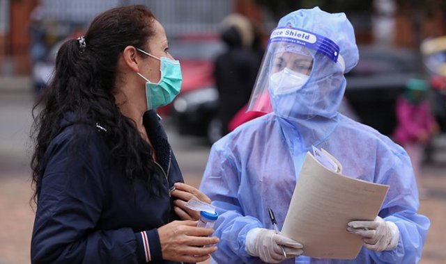 El presidente Duque explicó que, al inicio de la crisis, Colombia contaba solo con un laboratorio y hoy ya se tienen más de 100 laboratorios públicos y privados con capacidad para procesar diariamente más de 36 mil pruebas. Colprensa