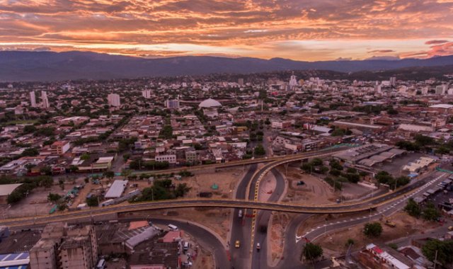 Las calzadas que en la intersección de la glorieta del Indio conectan a Atalaya con la Diagonal Santander ya fueron abiertas a los usuarios. Juan Pablo Cohen