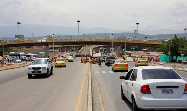 Desde la Secretaría de Infraestructura se mencionó que los tres puentes de la redoma de la terminal de transporte se estaría entrengando a la comunidad el próximo miércoles. Alfredo Estévez