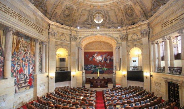 Un informe de la Registraduría y ONU Mujeres muestra que la participación de mujeres en el Congreso colombiano es del 19,7%.   Archivo