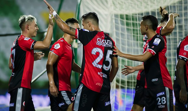En medio de las dificultades, los jugadores saltaron a la cancha con profesionalismo y ganaron por primera vez en Armenia. Dimayor