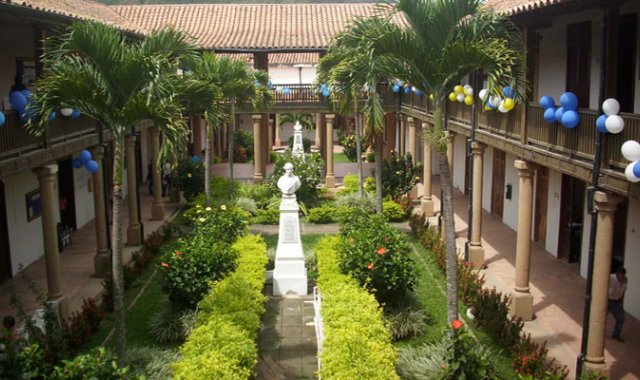 Desde el palacio municipal se coordinan acciones para el simulacro. Cortesía