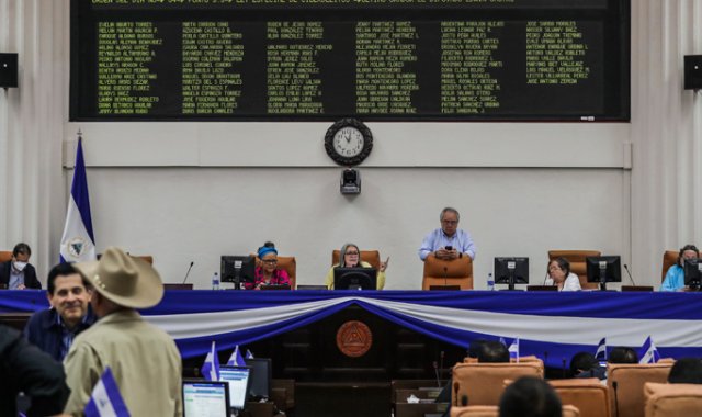 Legisladores nicaragüenses durante la discusión de la Ley Especial de Delitos Cibernéticos en el Congreso de Nicaragua. AFP