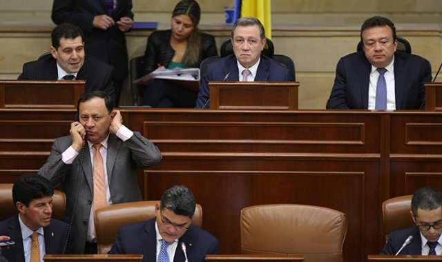 La Ley de Garantías o Ley 996 de 2005 establece una serie de restricciones entre las que se encuentra dar equilibrio y transparencia del actuar administrativo en medio de un proceso electoral. Colprensa