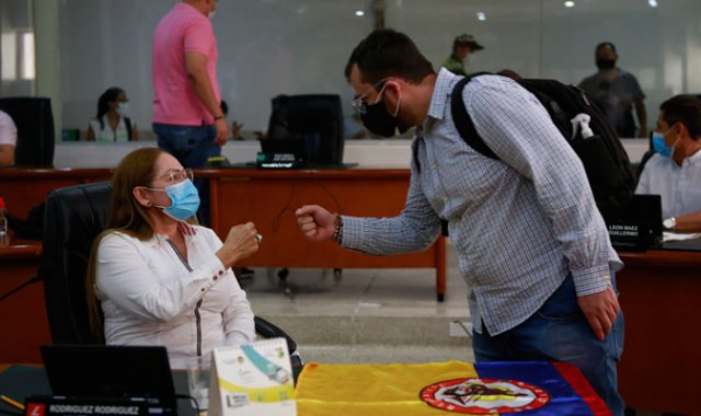 La votación de la moción de censura se resolvió a favor del secretario de Gobierno, Francisco Javier Cuadros. Juan Pablo Cohen