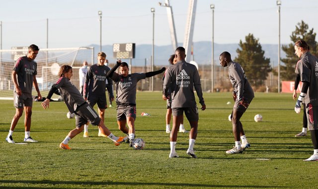 El ultimo entrenamiento del Real Madrid antes de partir a la cancha del Villarreal. Tomada de Twitter @realmadrid