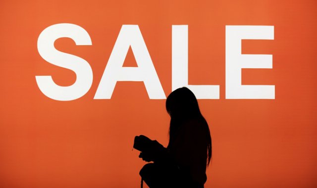 Además de las medidas propias del Día sin IVA, los comerciantes han ofertado descuentos adicionales de entre un 25% y un 50%. Colprensa