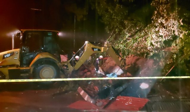 El alud se dio sobre un comercio en el que había unas 20 personas. Tomada de Twitter @DagranAntioquia