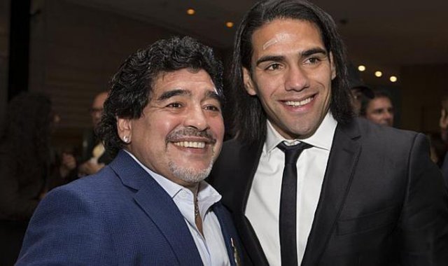 Maradona murió este miércoles, antes del mediodía, a los 60 años, de "un paro cardiaco" en su casa, en un hecho que enluta y conmueve al deporte mundial. Tomada de Twitter