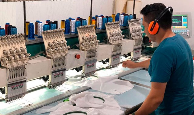 Las discusiones sobre el aumento del mínimo comenzarán el 31 de noviembre. y serán clave para la economía. Archivo La Opinión